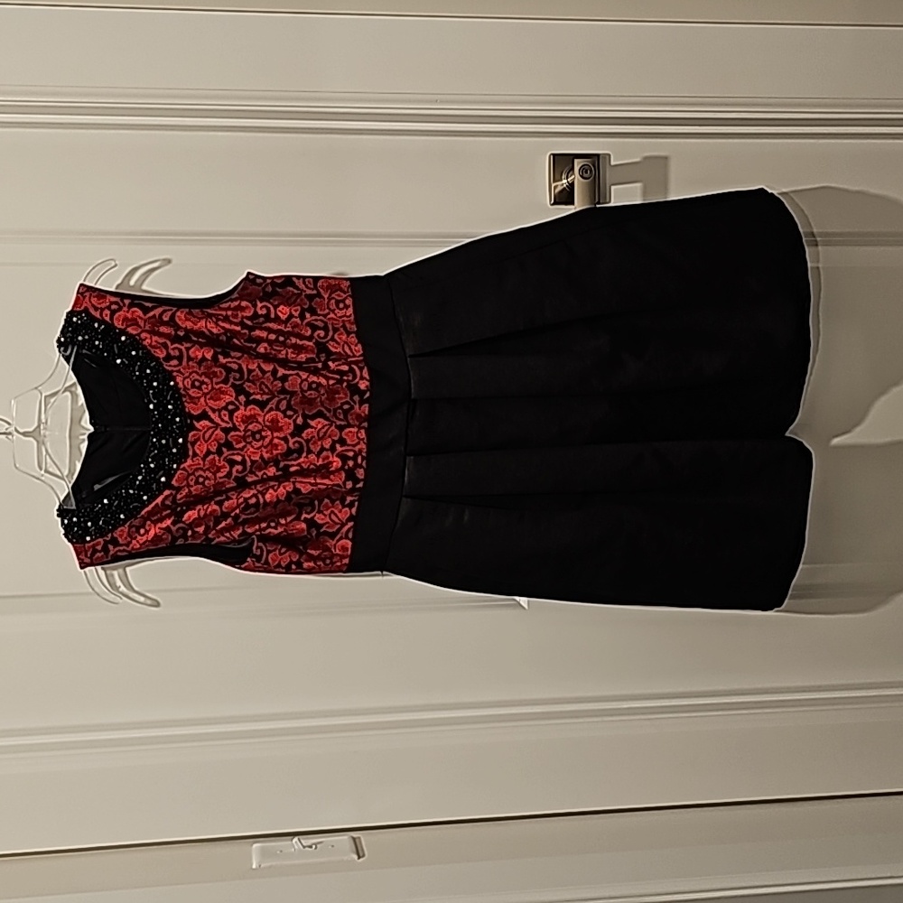 Eliza J cocktail dress, black & red, size 10P.